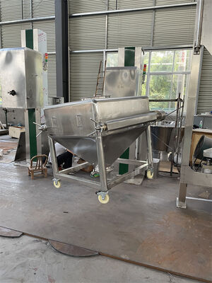 Large Scale Industrial IBC Stainless Steel Automatic Pharmaceutical Substances Blender IBC Bin